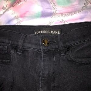 BLACK DISTRESSED JEANS